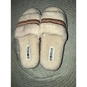 Magellan Outdoor One Band Sherpa Slides Slippers Womans 7 or 8 Beige Nwot